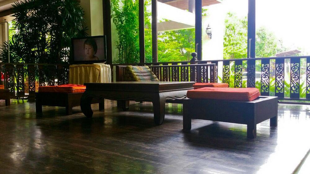 Nana Buri Hotel Chumphon Bagian luar foto