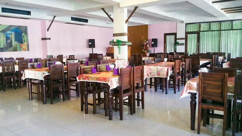 Nana Buri Hotel Chumphon Bagian luar foto