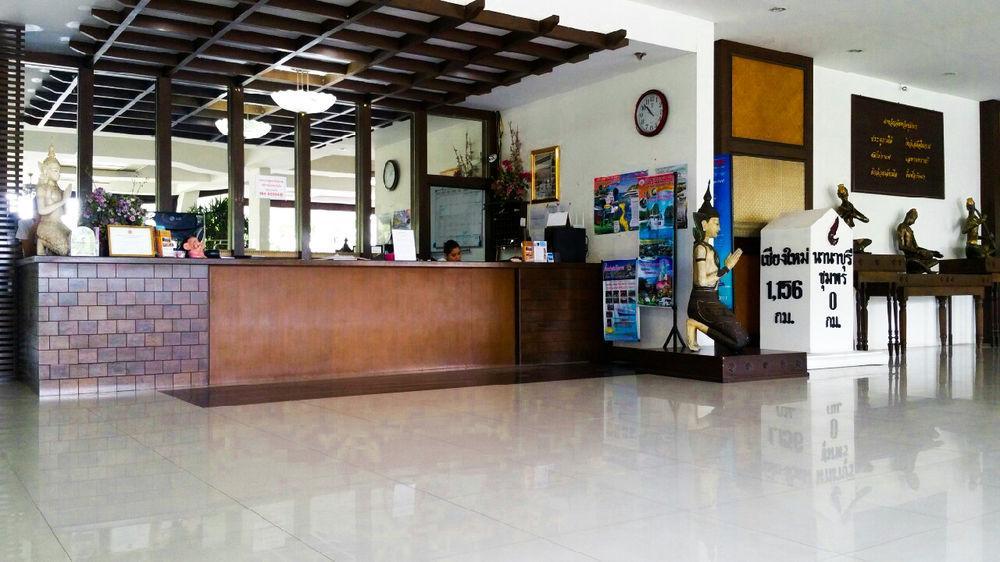 Nana Buri Hotel Chumphon Bagian luar foto
