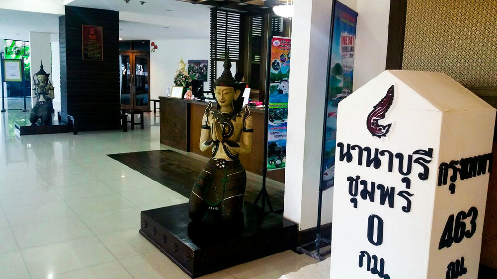 Nana Buri Hotel Chumphon Bagian luar foto
