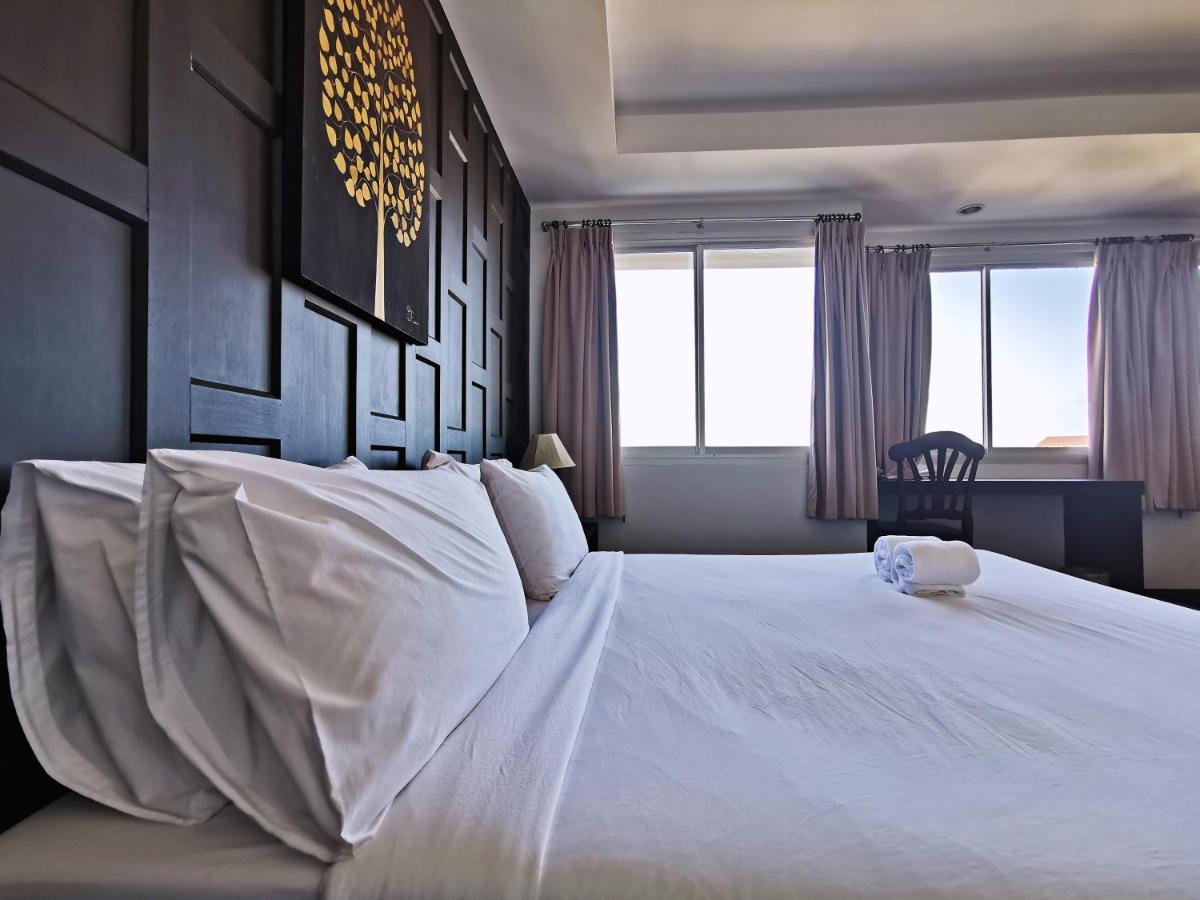 Nana Buri Hotel Chumphon Bagian luar foto