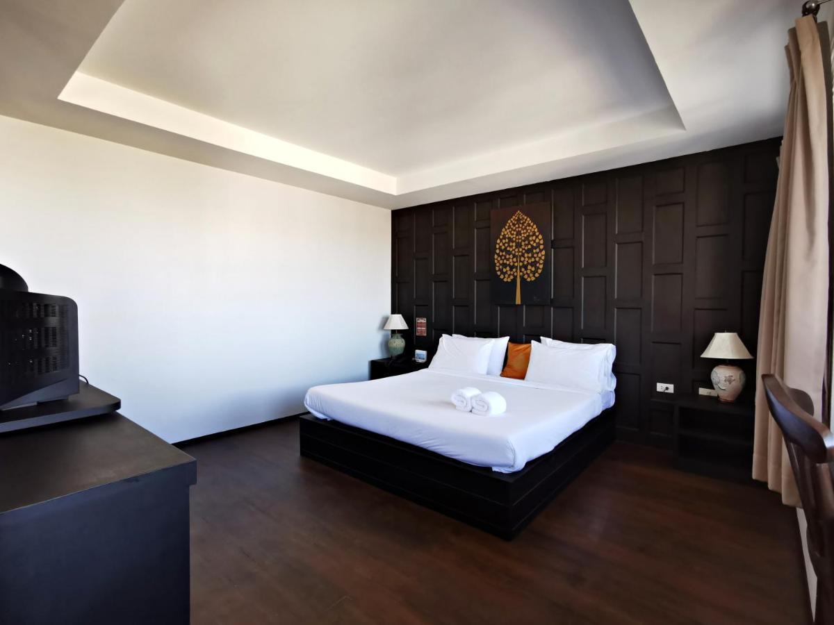 Nana Buri Hotel Chumphon Bagian luar foto